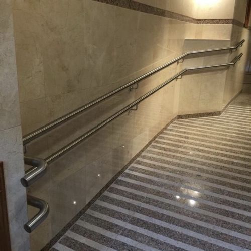 Barandilla de inox pulido para escaleras