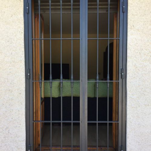 Rejas para puertas de entrada